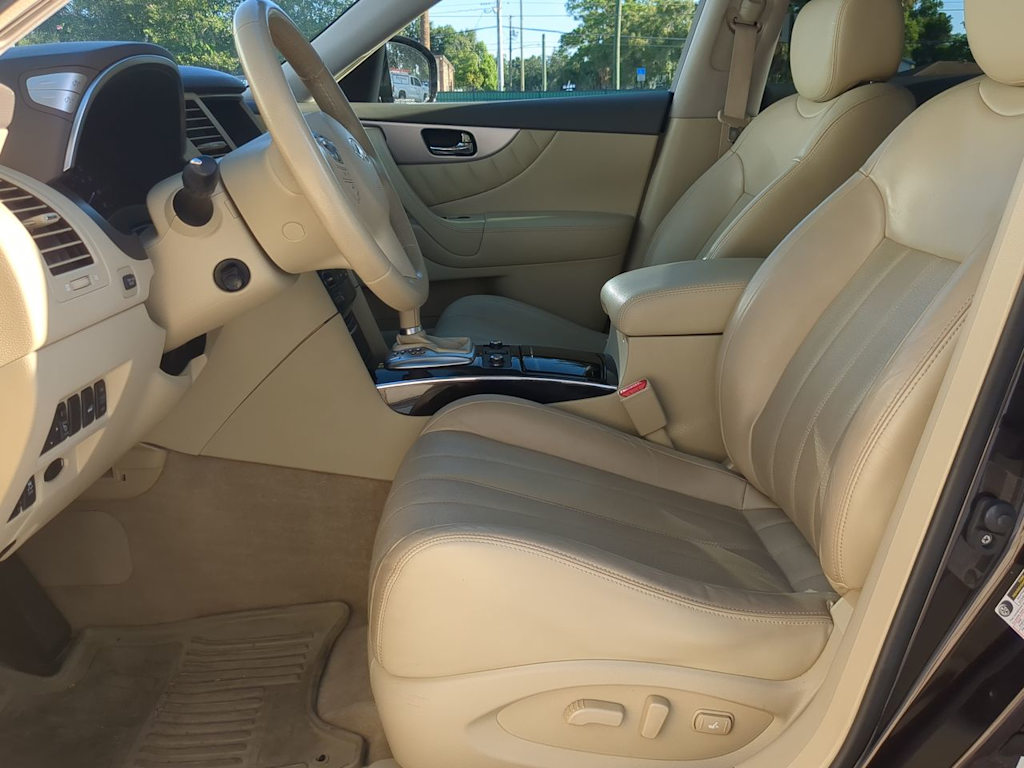 Thumbnail: 2015 INFINITI QX70 - 11