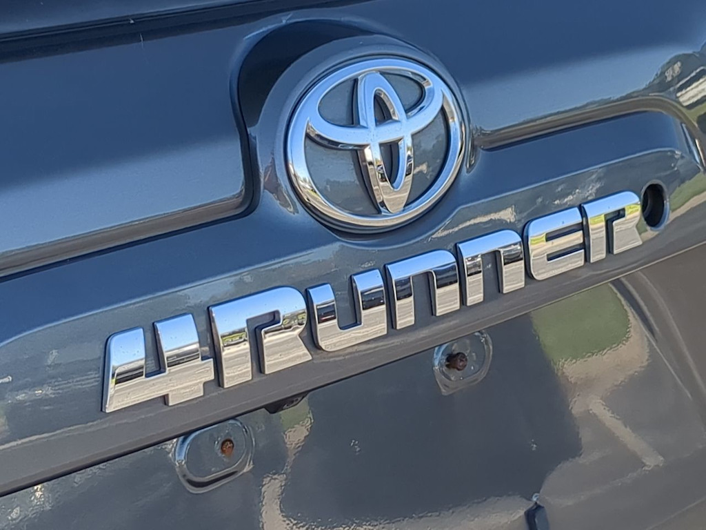 Thumbnail: 2016 Toyota 4Runner - 6