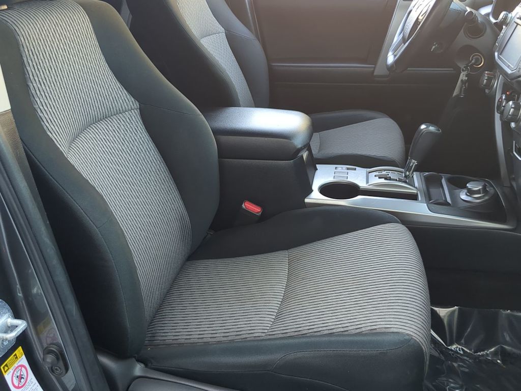 Thumbnail: 2016 Toyota 4Runner - 11