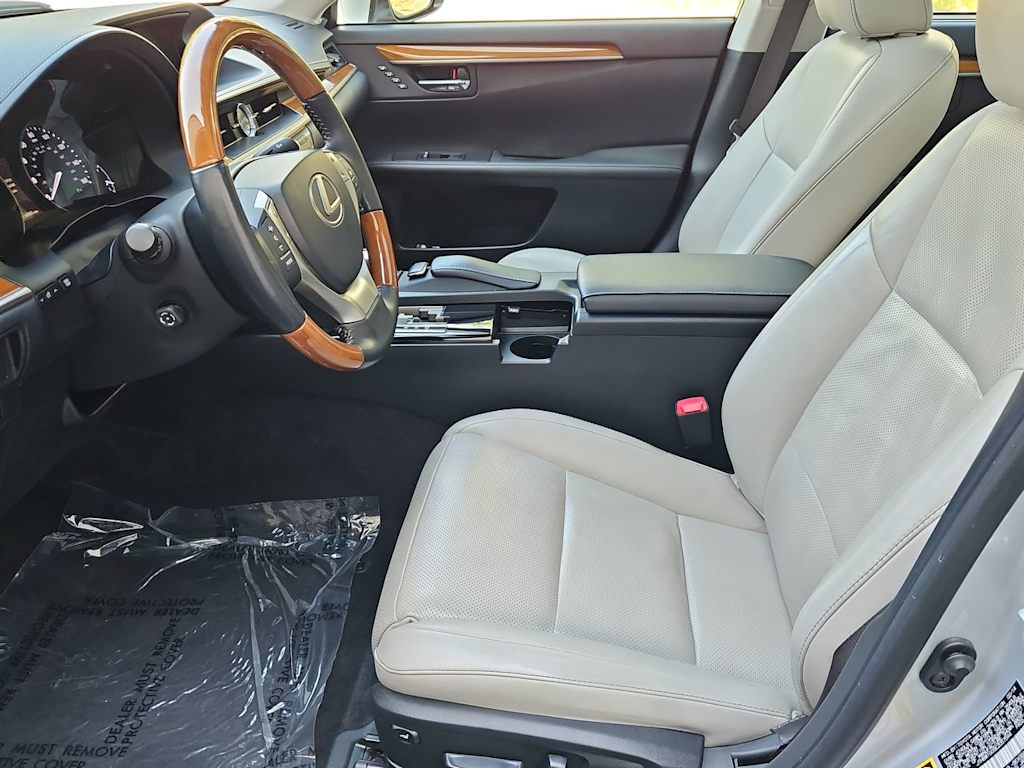 Thumbnail: 2014 Lexus ES - 11