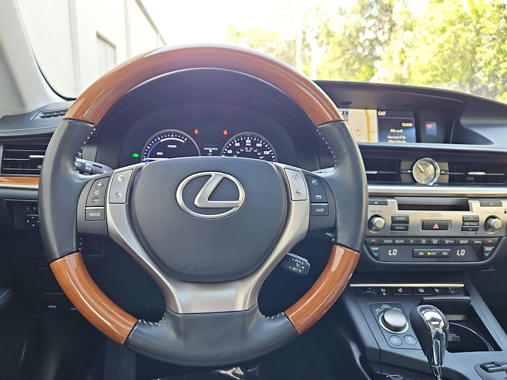Thumbnail: 2014 Lexus ES - 14