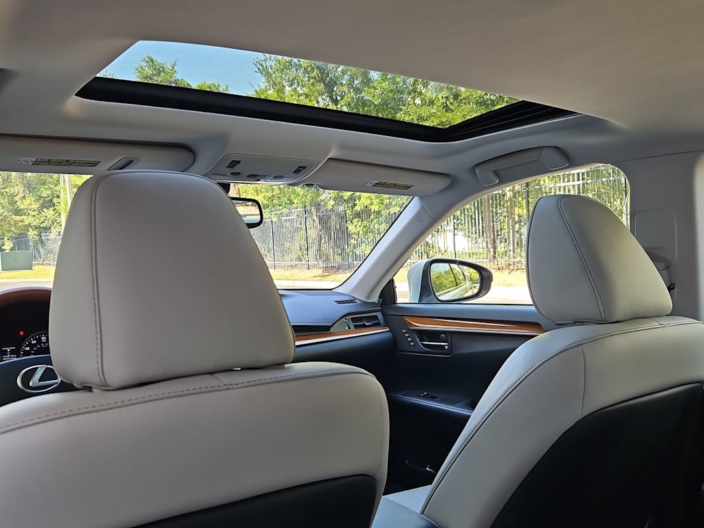 Thumbnail: 2014 Lexus ES - 30
