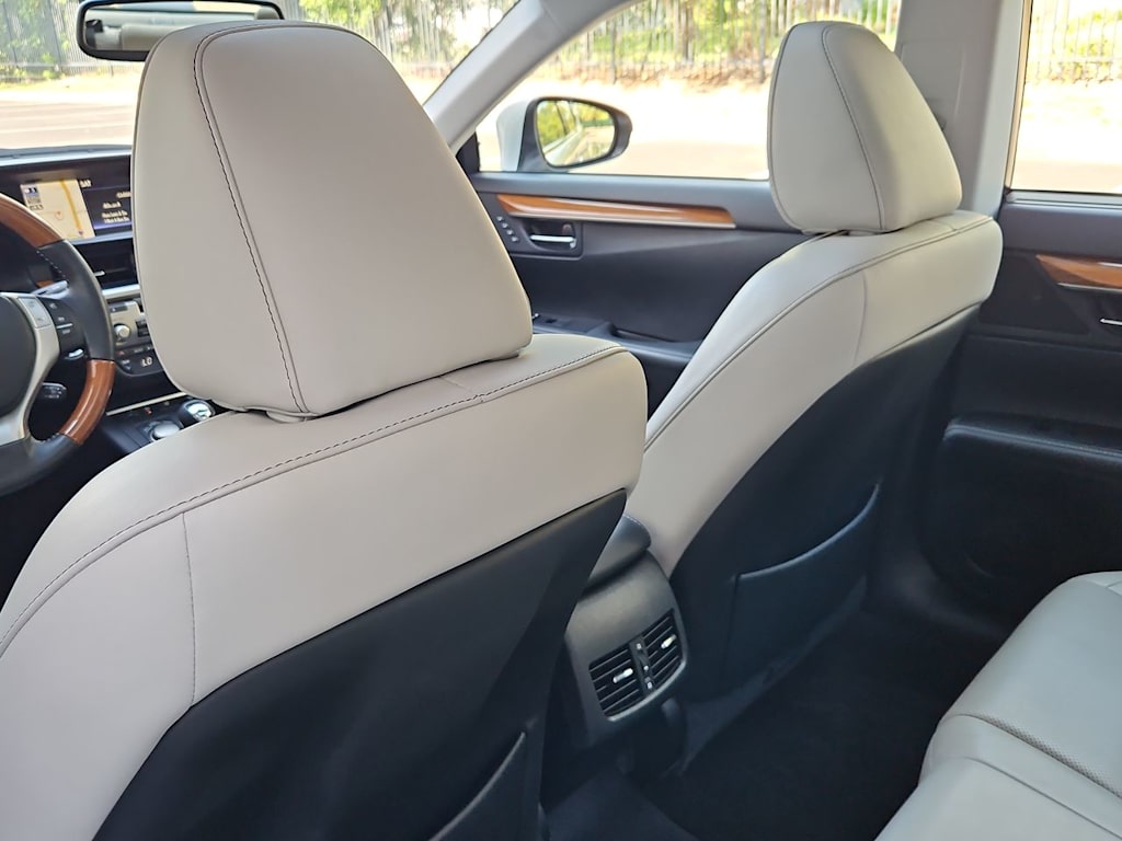 Thumbnail: 2014 Lexus ES - 12