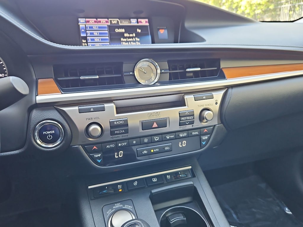Thumbnail: 2014 Lexus ES - 15