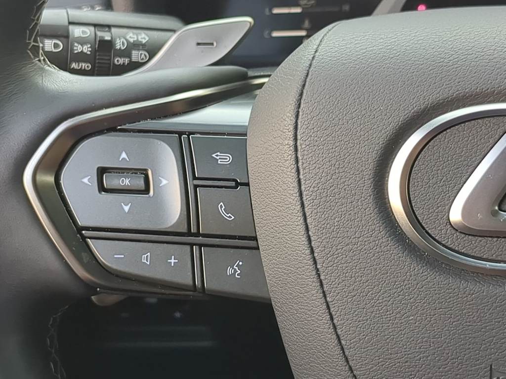 Thumbnail: 2025 Lexus ES - 31