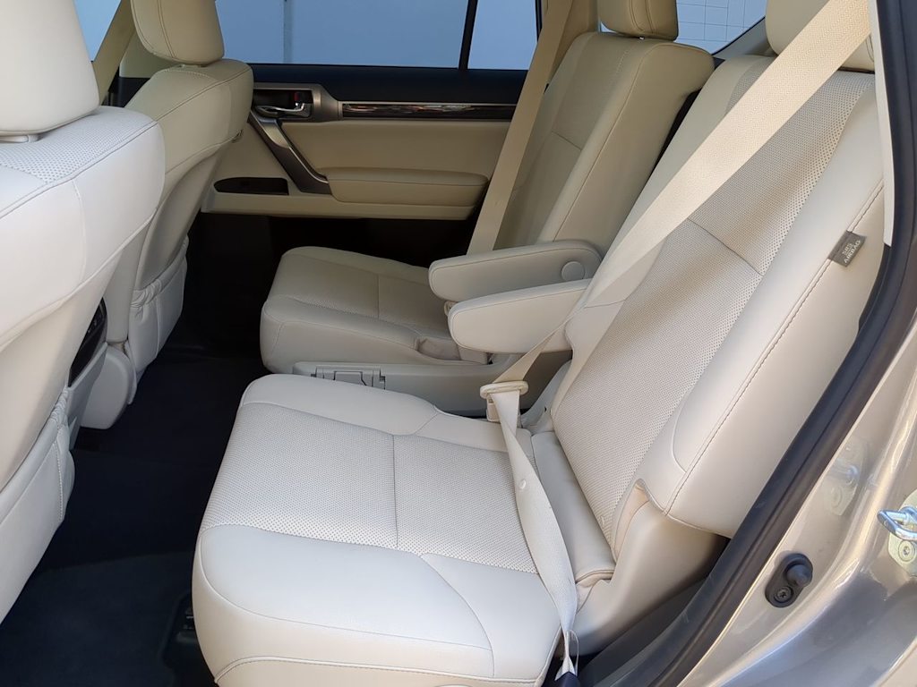 2023 Lexus GX 460 13