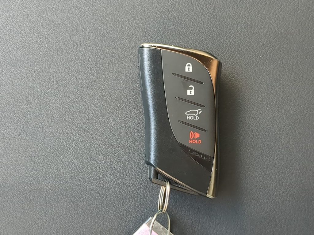 Thumbnail: 2024 Lexus ES - 16