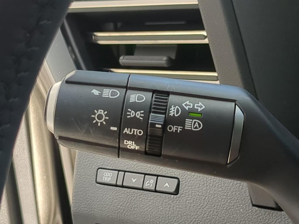 Thumbnail: 2024 Lexus ES - 32