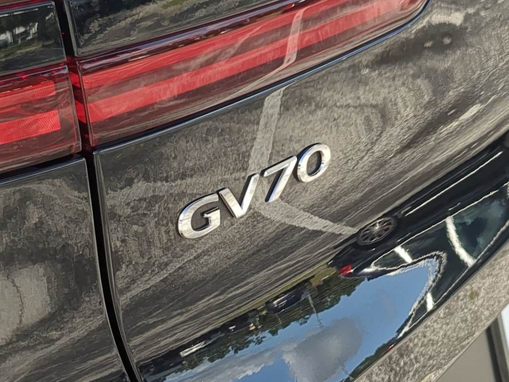 Thumbnail: 2023 Genesis GV70 - 24