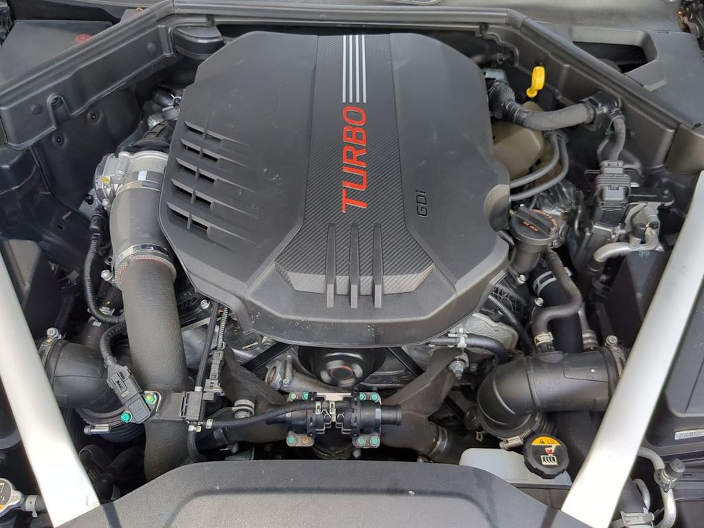 2018 Kia Stinger GT2 9
