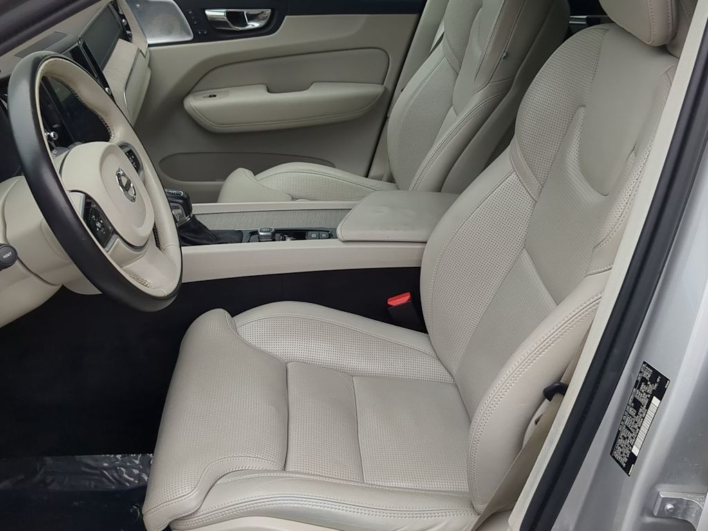 Thumbnail: 2019 Volvo XC60 - 10