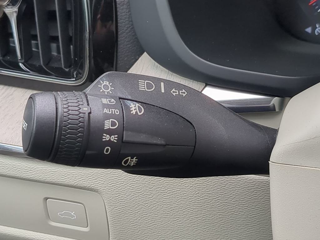 Thumbnail: 2019 Volvo XC60 - 34