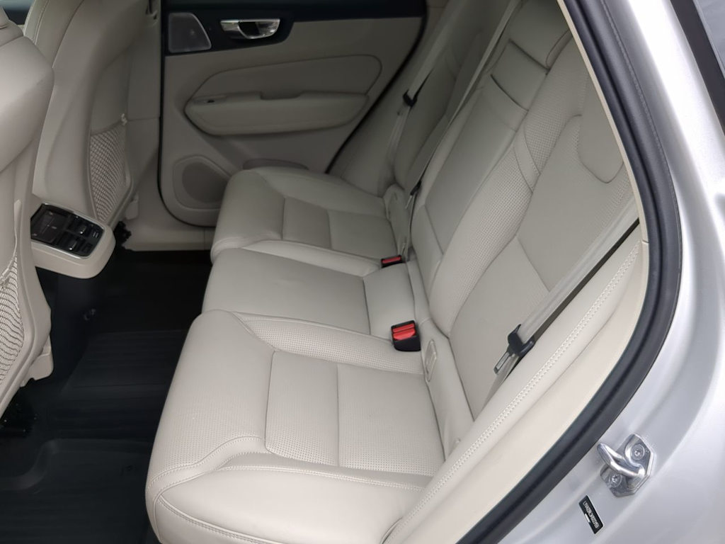 Thumbnail: 2019 Volvo XC60 - 12