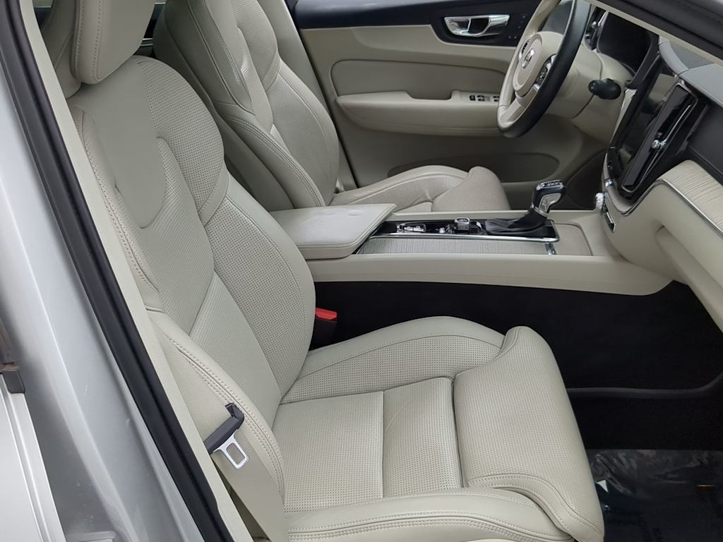 Thumbnail: 2019 Volvo XC60 - 11