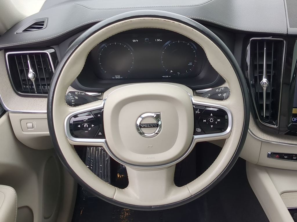 Thumbnail: 2019 Volvo XC60 - 13