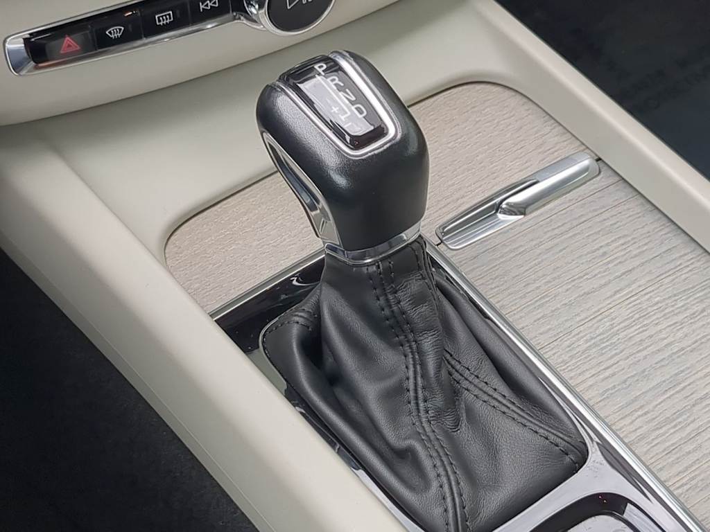 Thumbnail: 2019 Volvo XC60 - 15