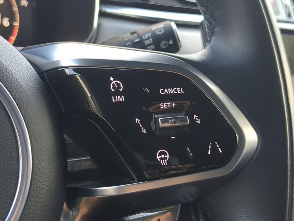 Thumbnail: 2024 Jaguar F-Pace - 32