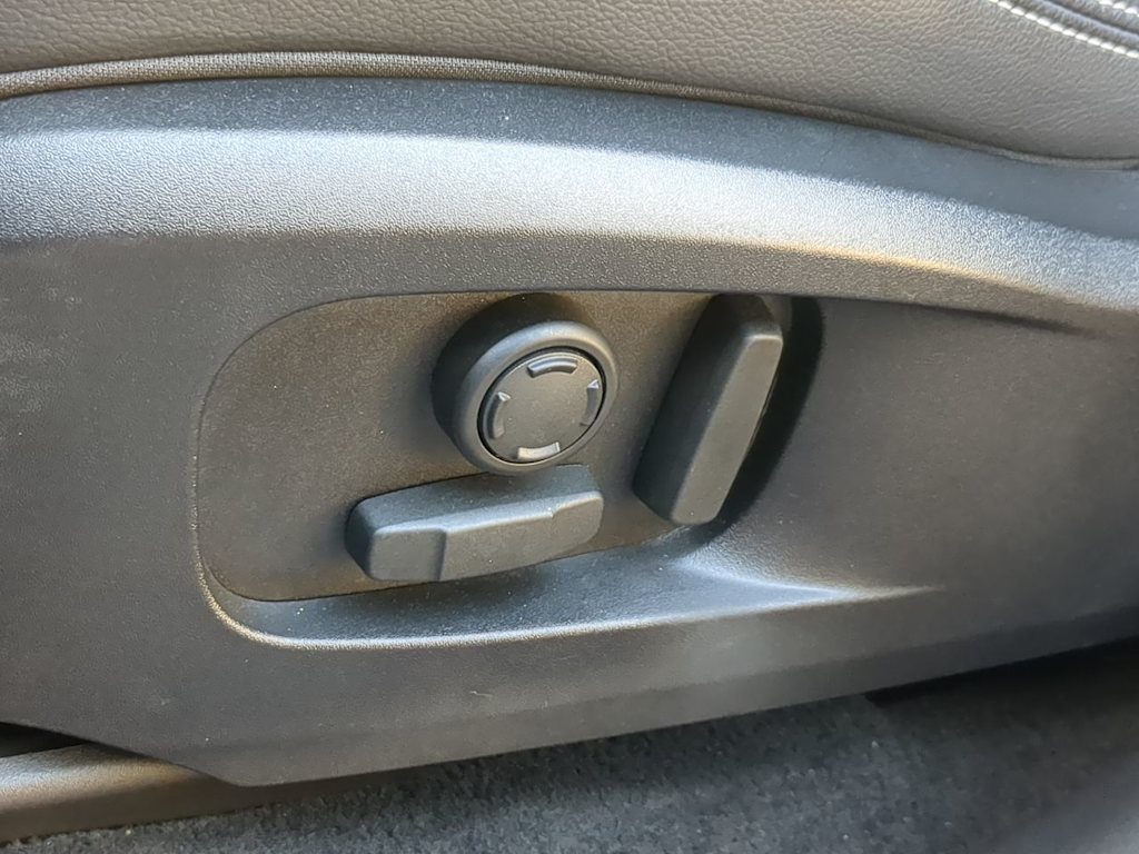 Thumbnail: 2024 Jaguar F-Pace - 26