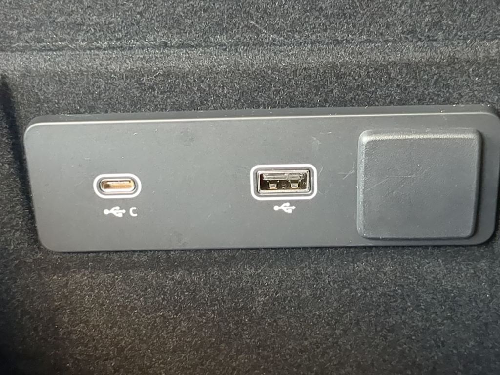 Thumbnail: 2024 Jaguar F-Pace - 36