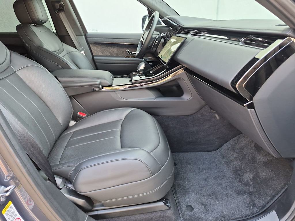 Thumbnail: 2026 Land Rover Range Rover Sport - 11