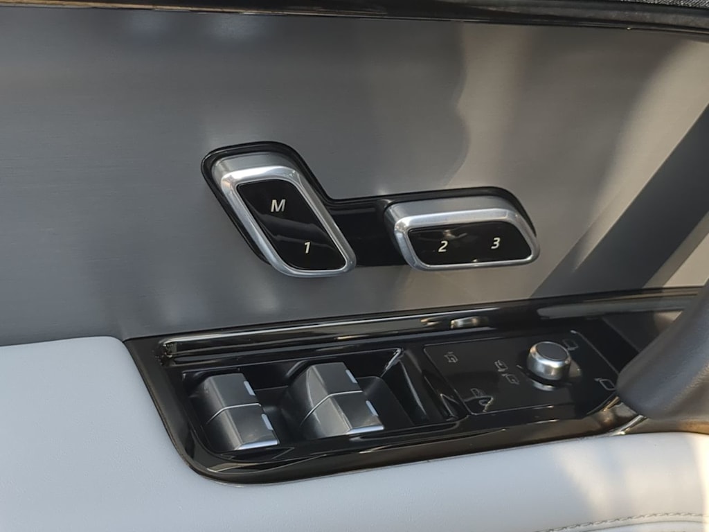 Thumbnail: 2025 Land Rover Range Rover Sport - 23