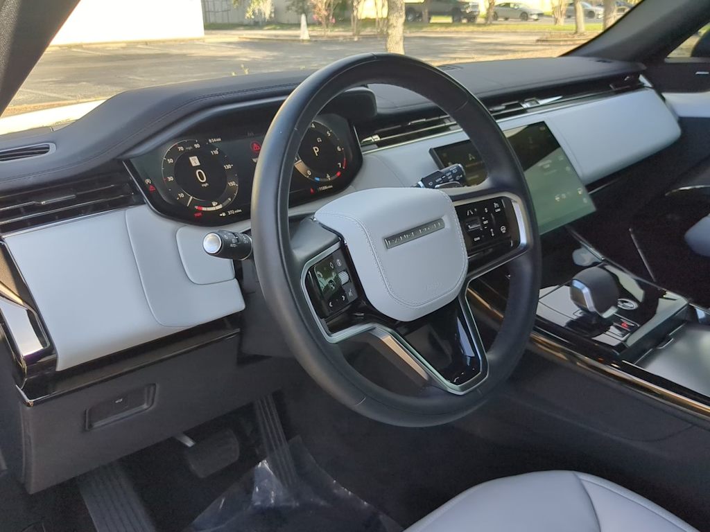 Thumbnail: 2025 Land Rover Range Rover Sport - 2