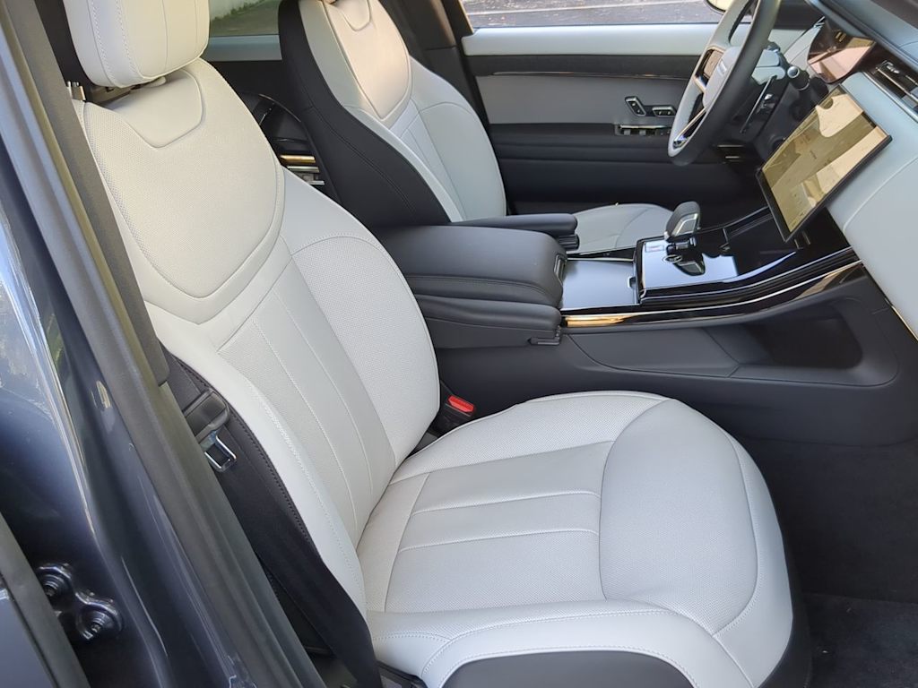 Thumbnail: 2025 Land Rover Range Rover Sport - 10