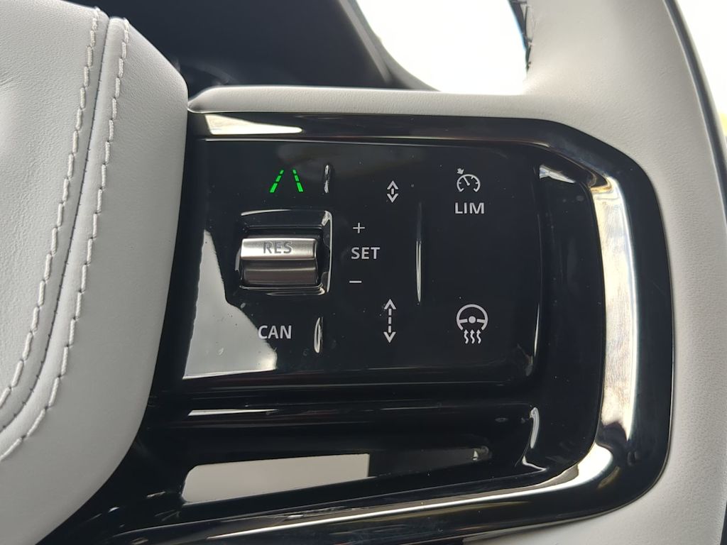 Thumbnail: 2025 Land Rover Range Rover Sport - 32
