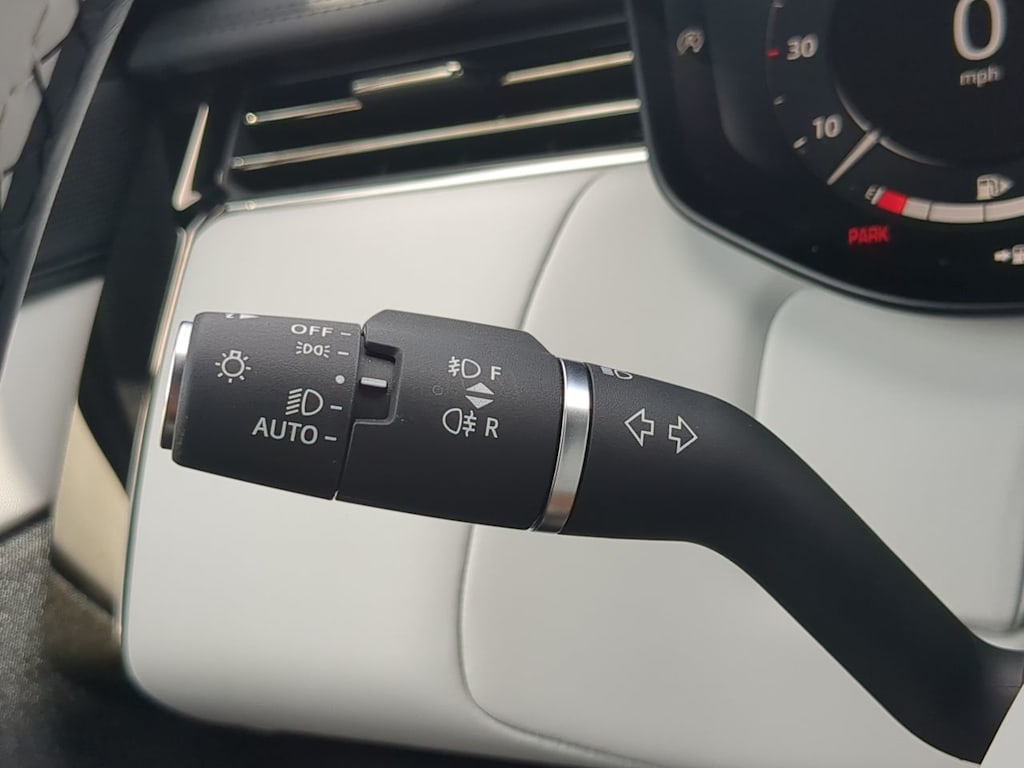 Thumbnail: 2025 Land Rover Range Rover Sport - 33