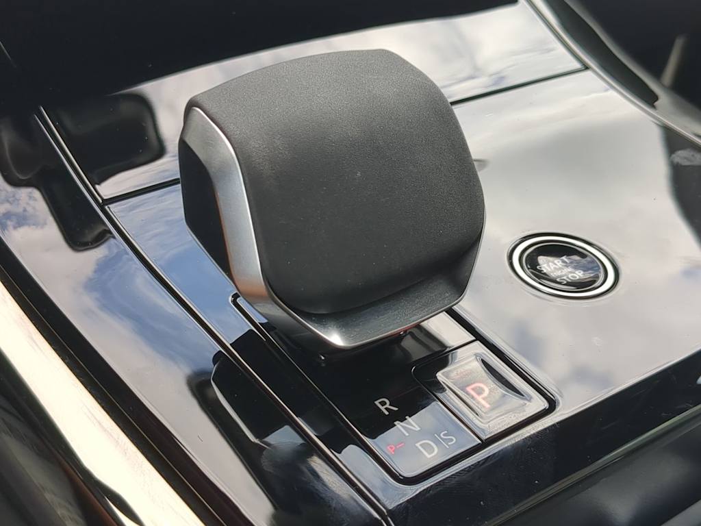 Thumbnail: 2025 Land Rover Range Rover Sport - 15