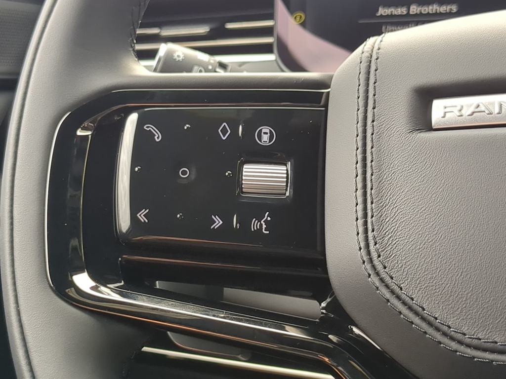 Thumbnail: 2025 Land Rover Range Rover Sport - 15