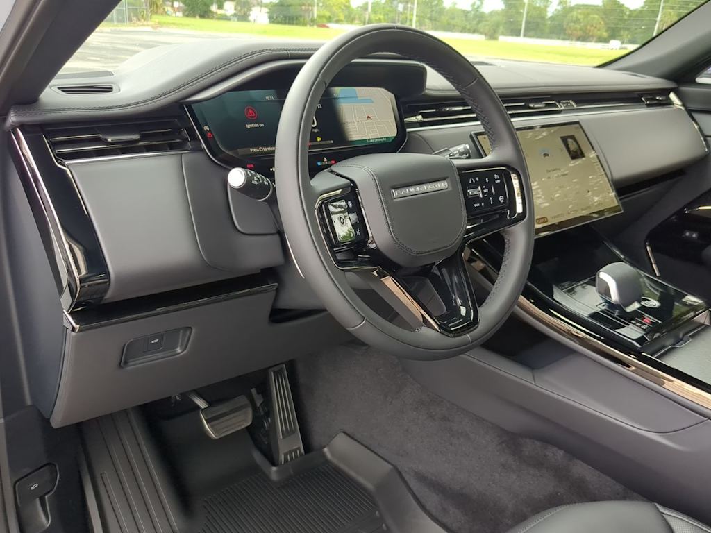 Thumbnail: 2025 Land Rover Range Rover Sport - 2