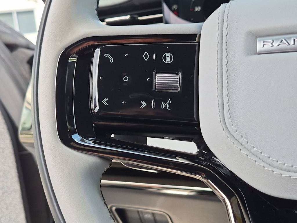 Thumbnail: 2025 Land Rover Range Rover Sport - 14
