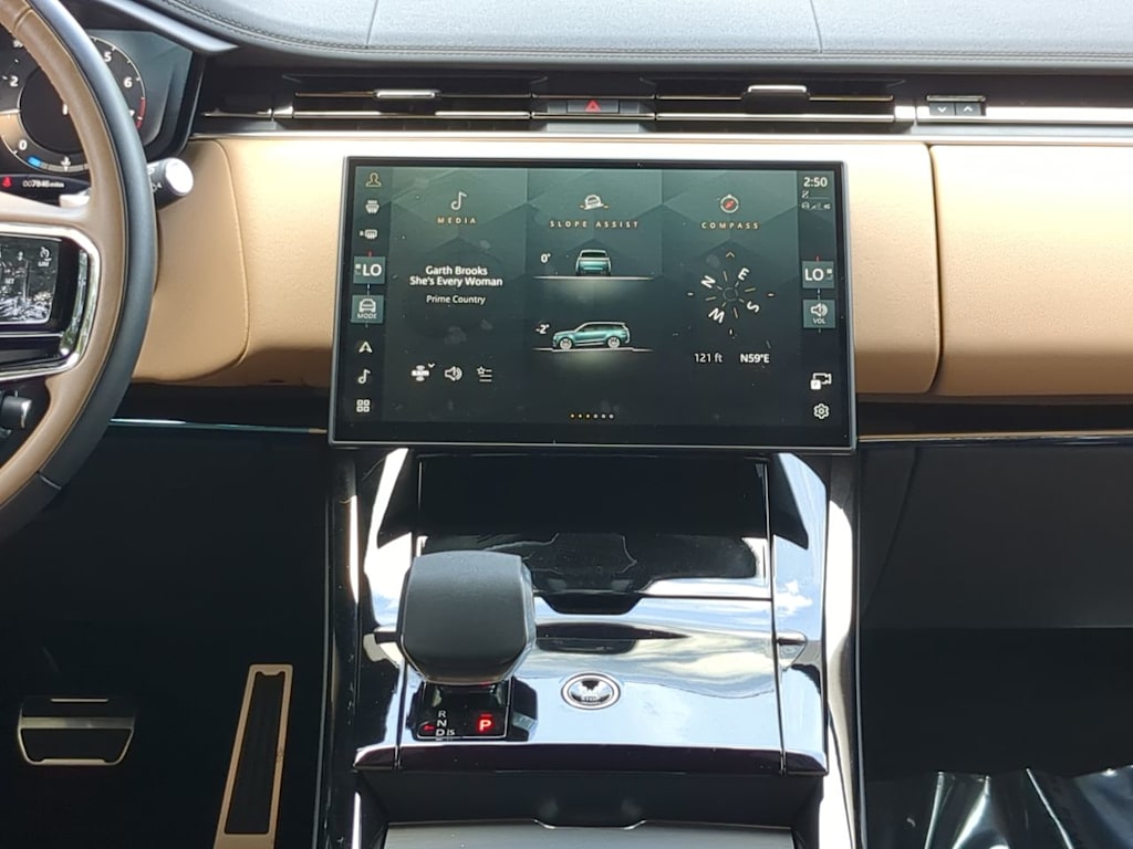 Thumbnail: 2025 Land Rover Range Rover Sport - 34