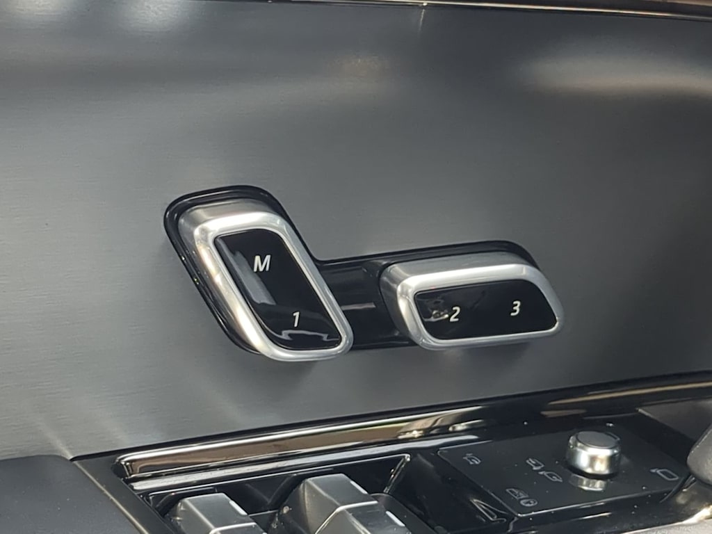 Thumbnail: 2025 Land Rover Range Rover Sport - 27