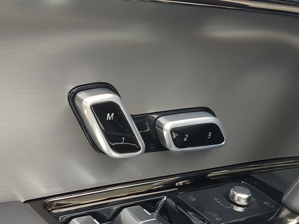 Thumbnail: 2025 Land Rover Range Rover Sport - 26