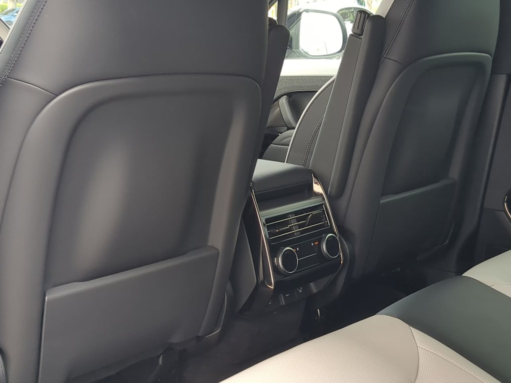 Thumbnail: 2025 Land Rover Range Rover Sport - 27