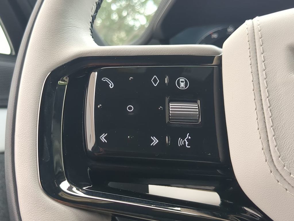 Thumbnail: 2025 Land Rover Range Rover Sport - 15