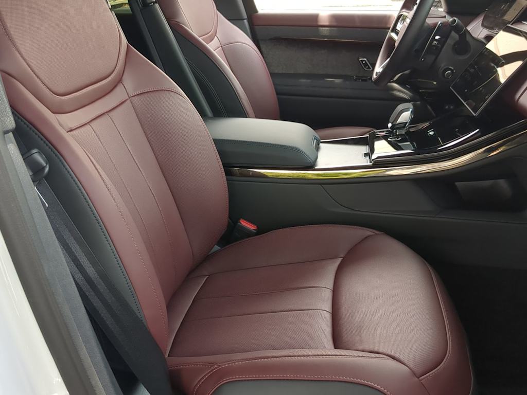 Thumbnail: 2025 Land Rover Range Rover Sport - 10