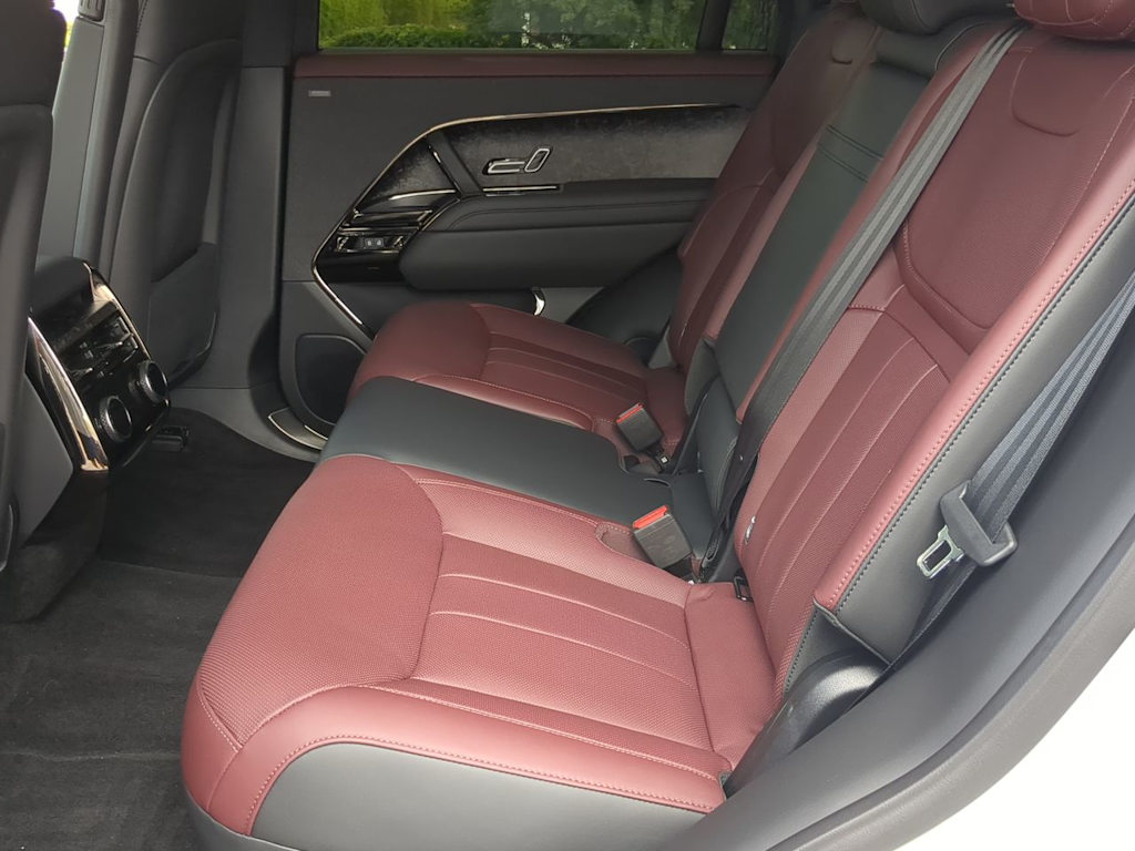 Thumbnail: 2025 Land Rover Range Rover Sport - 27