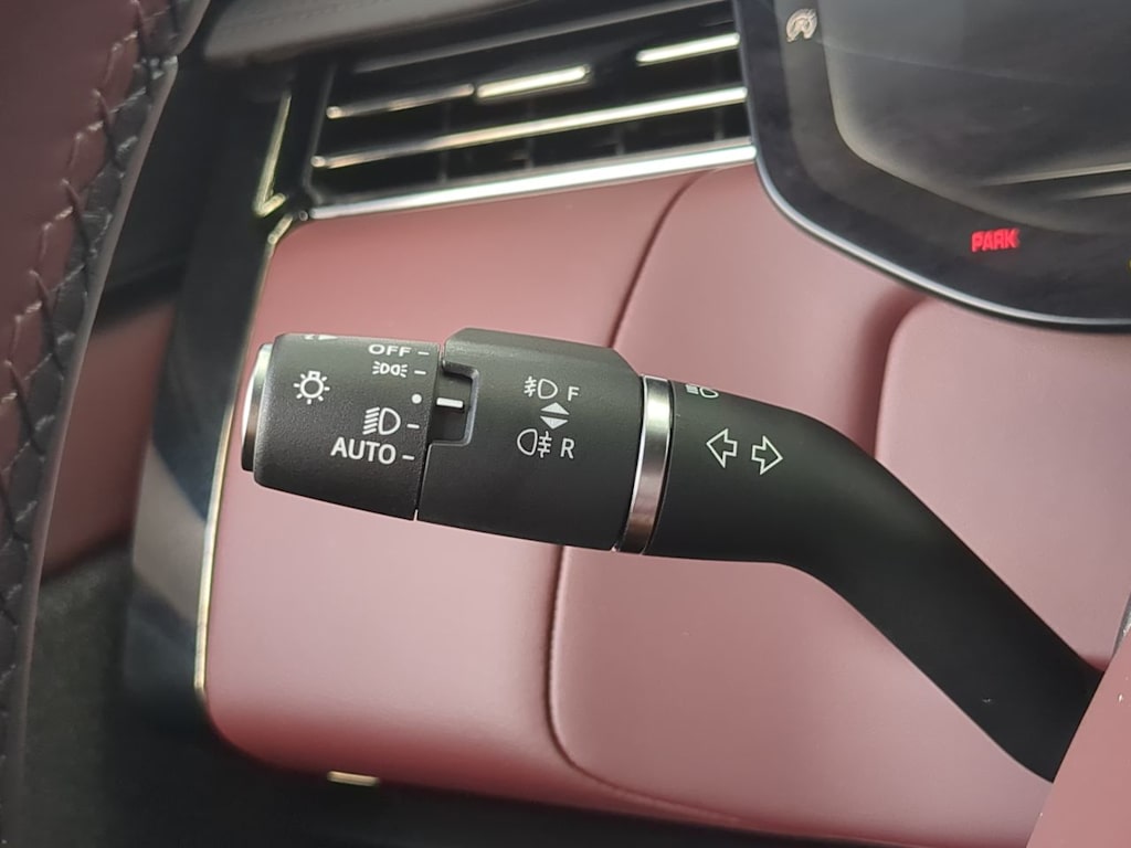 Thumbnail: 2025 Land Rover Range Rover Sport - 32