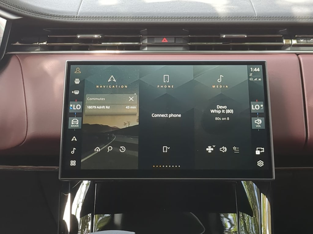 Thumbnail: 2025 Land Rover Range Rover Sport - 33