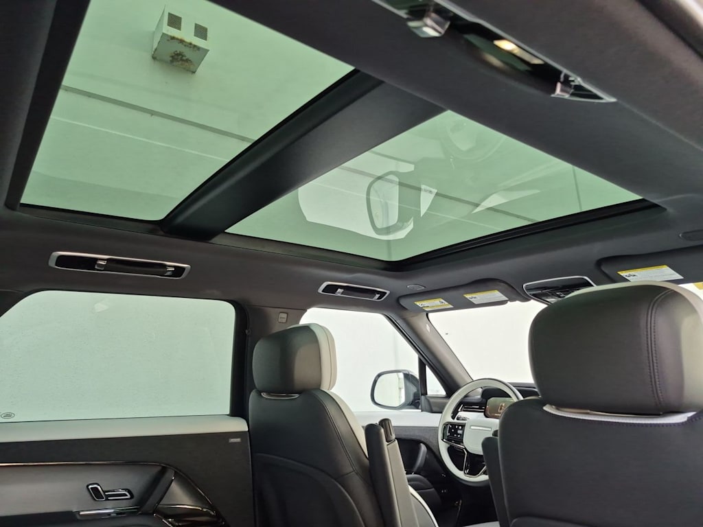 Thumbnail: 2024 Land Rover Range Rover Sport - 30