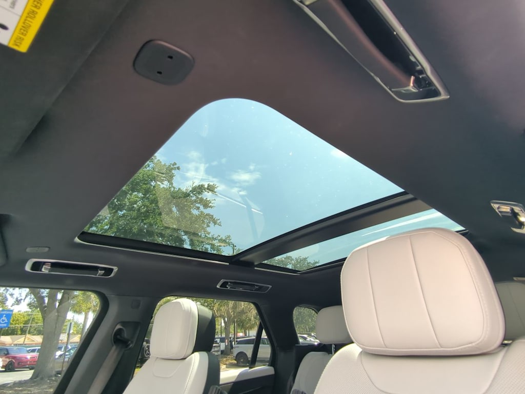 Thumbnail: 2023 Land Rover Range Rover Sport - 26
