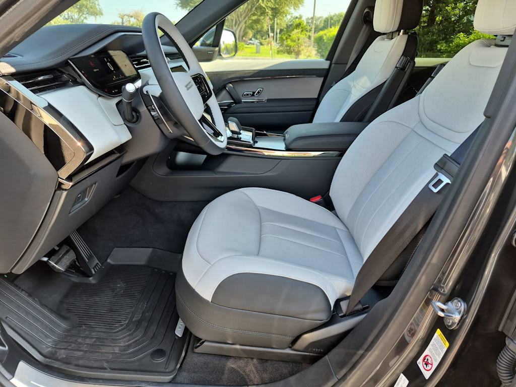 Thumbnail: 2026 Land Rover Range Rover Sport - 10