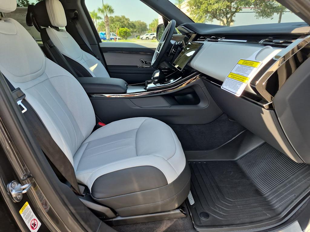 Thumbnail: 2026 Land Rover Range Rover Sport - 11