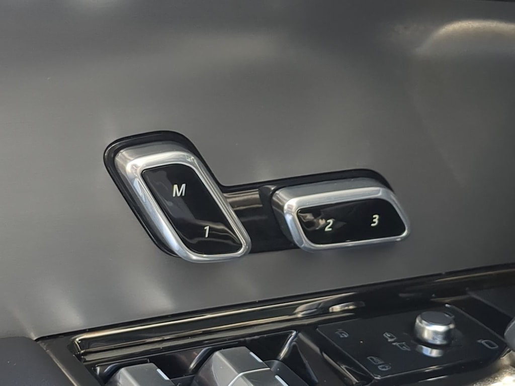 Thumbnail: 2024 Land Rover Range Rover Sport - 25