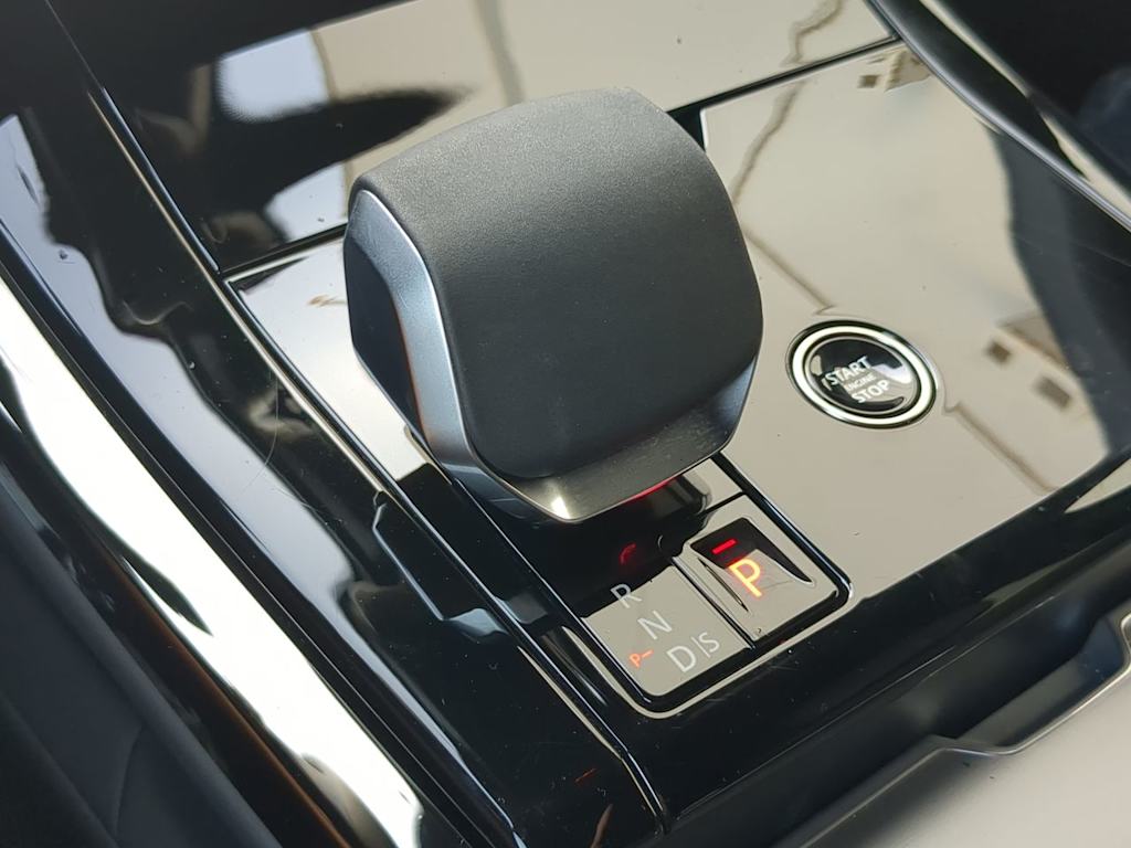 Thumbnail: 2025 Land Rover Range Rover Sport - 36