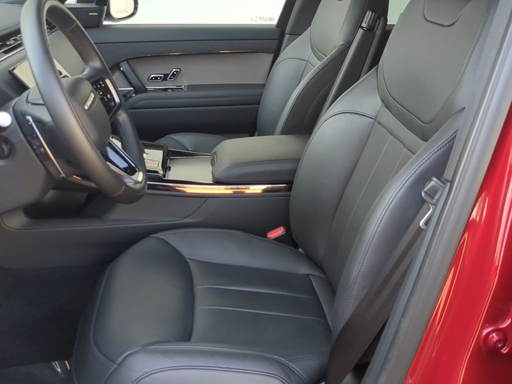 Thumbnail: 2025 Land Rover Range Rover Sport - 9