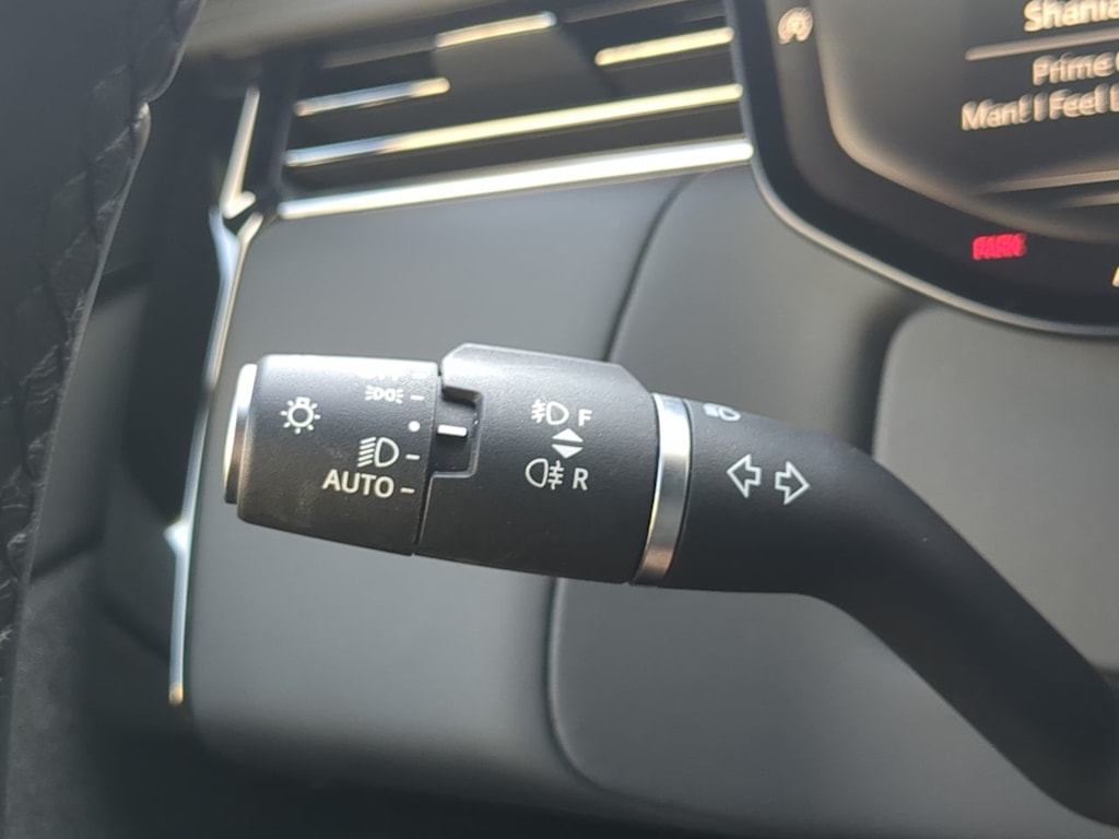 Thumbnail: 2025 Land Rover Range Rover Sport - 31